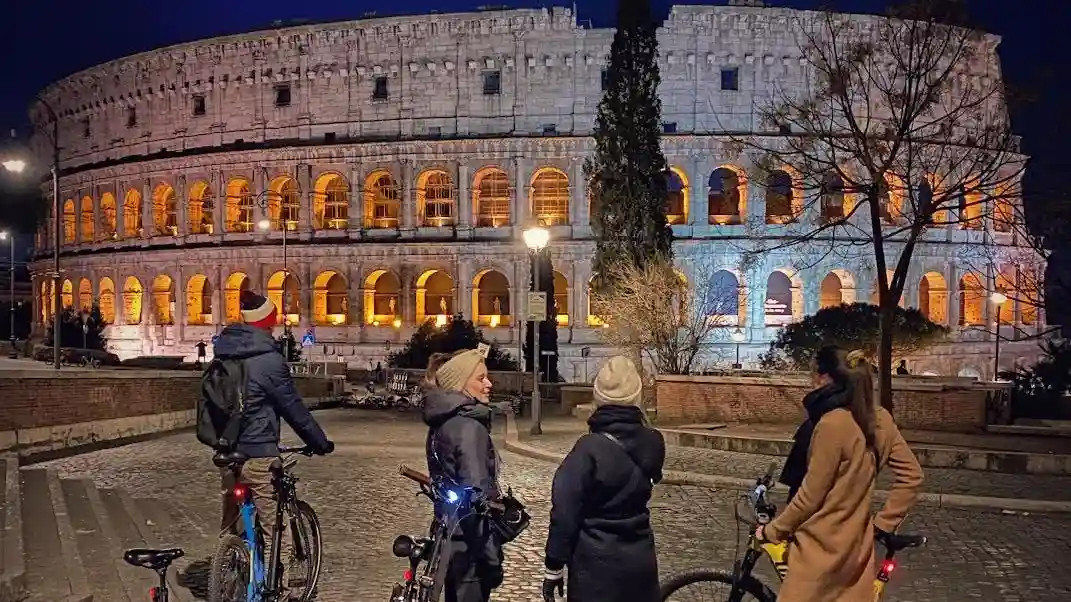Roma di Sera - Tour Guidato in e-Bike con Degustazione di Salumi, Formaggi, Vini Fornito da EsBike - Electric Bike Tours