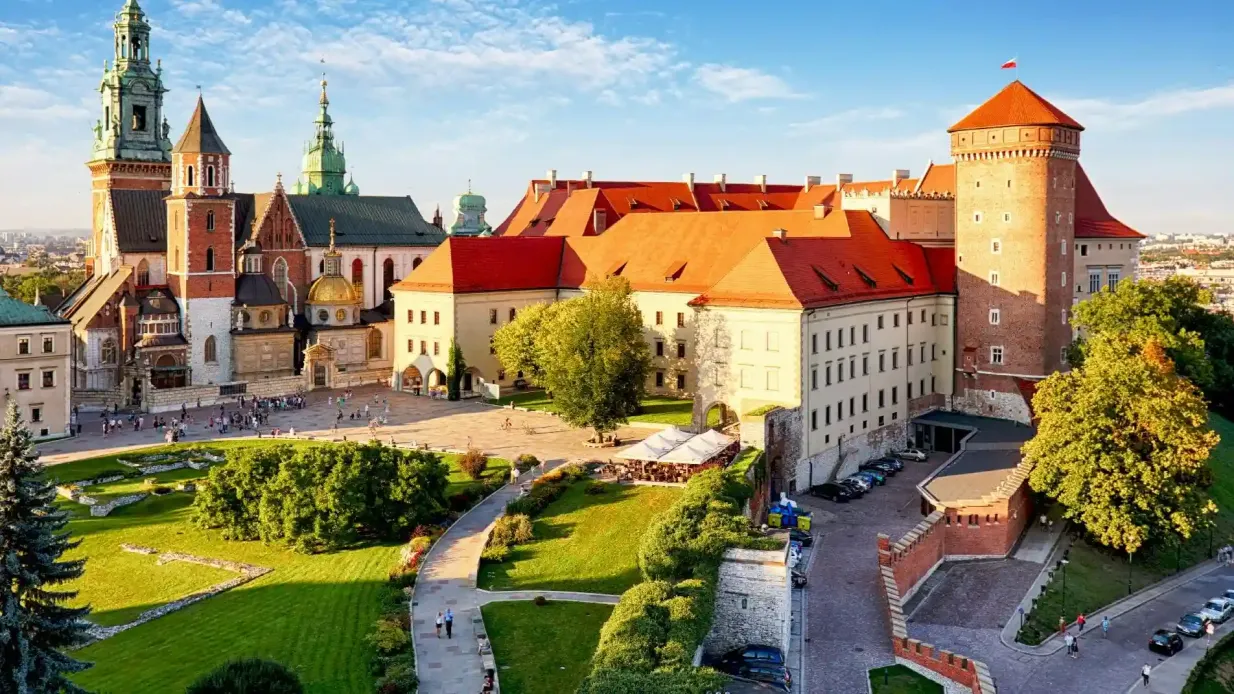 Tour guidato del Castello di Wawel: Interni e sotterranei (in inglese) Fornito da At Cracow