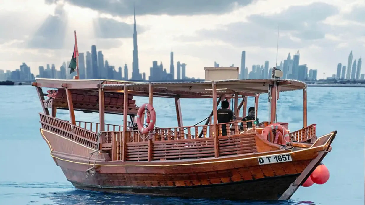 Dubai Canal: Sightseeing Abra Cruise