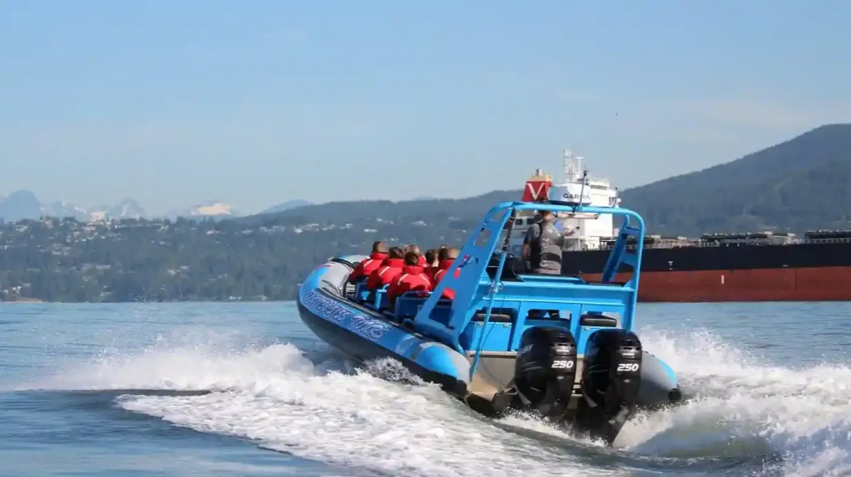Vancouver: Bowen Island Sightseeing Tour + Dinner Cruise Provided by Vancouver Water Adventures