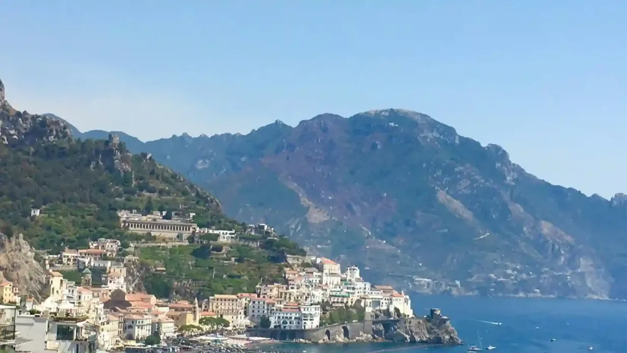 Positano & Amalfi Coast: Viagem de um dia guiado de trem de alta velocidade de Roma Organizado por Carrani Tours S.r.l.