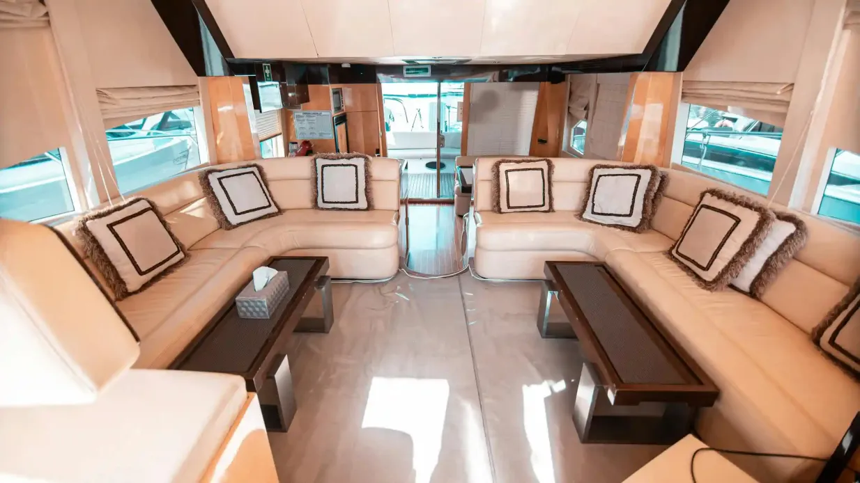 Dubai Marina: Alquiler de yates de 56 pies - Vassia