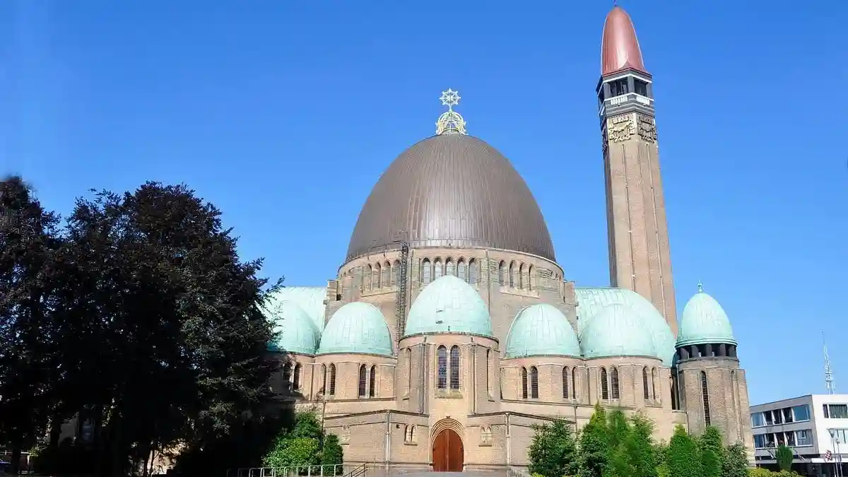 Waalwijk: Audio tour della Chiesa di San Giovanni Battista Fornito da Stichting Vrienden Sint Jan de Doper Waalwijk