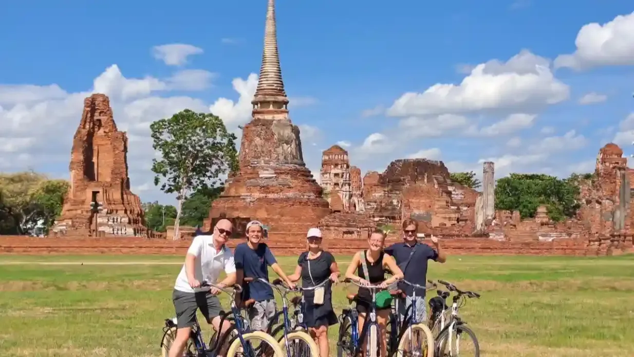 Paseo en bicicleta por la cultura de la ciudad de Ayutthaya Operado por Recreational Bangkok Biking Co., Ltd.