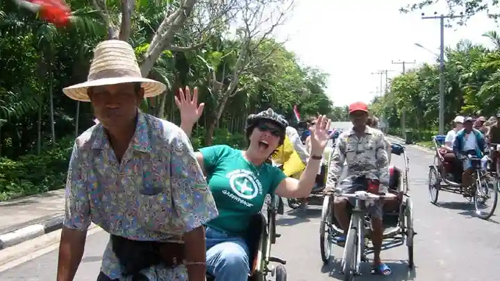 Rikschafahrt und Wanderung durch die Farben Bangkoks Bereitgestellt von Recreational Bangkok Biking Co., Ltd.