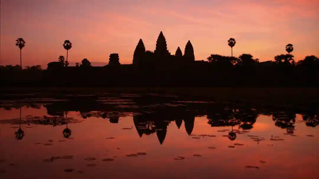Angkor Sunrise Vespa Tour