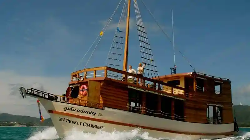 Phuket : Excursion en bateau avec déjeuner
