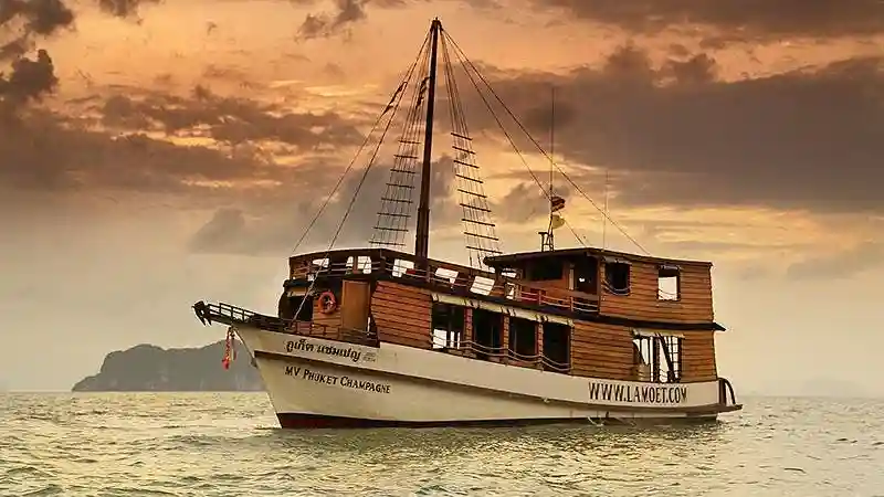 Phuket : croisière avec plongée libre + dîner au coucher du soleil + transfert aller-retour