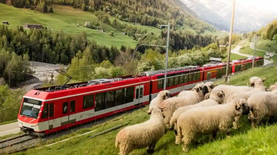 Gornergrat Bahn: Sightseeing Train Provided by Matterhorn Gornergrat