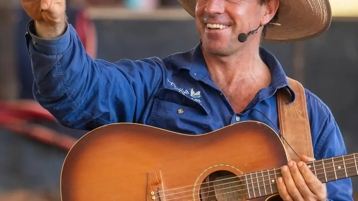 Spectacle de 2 heures sur l'Outback Fournie par Katherine Outback Experience Pty Ltd