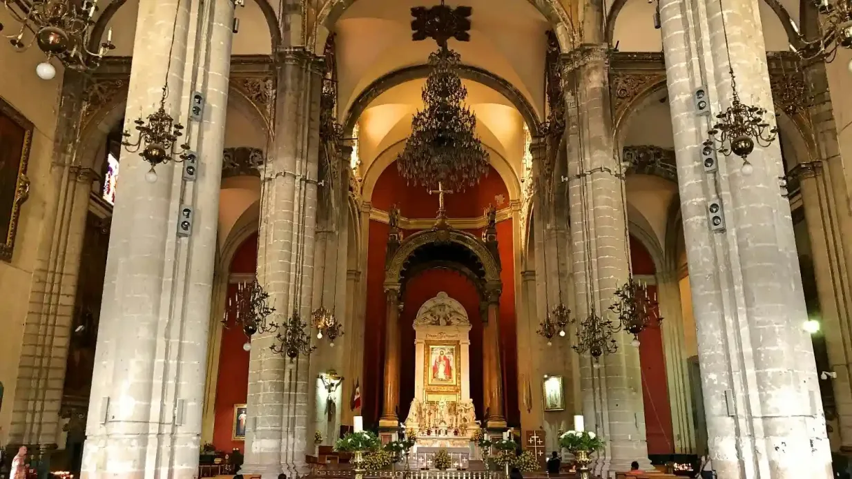 Teotihuacán Pyramids & Shrine of Guadalupe: Day Tour with Lunch