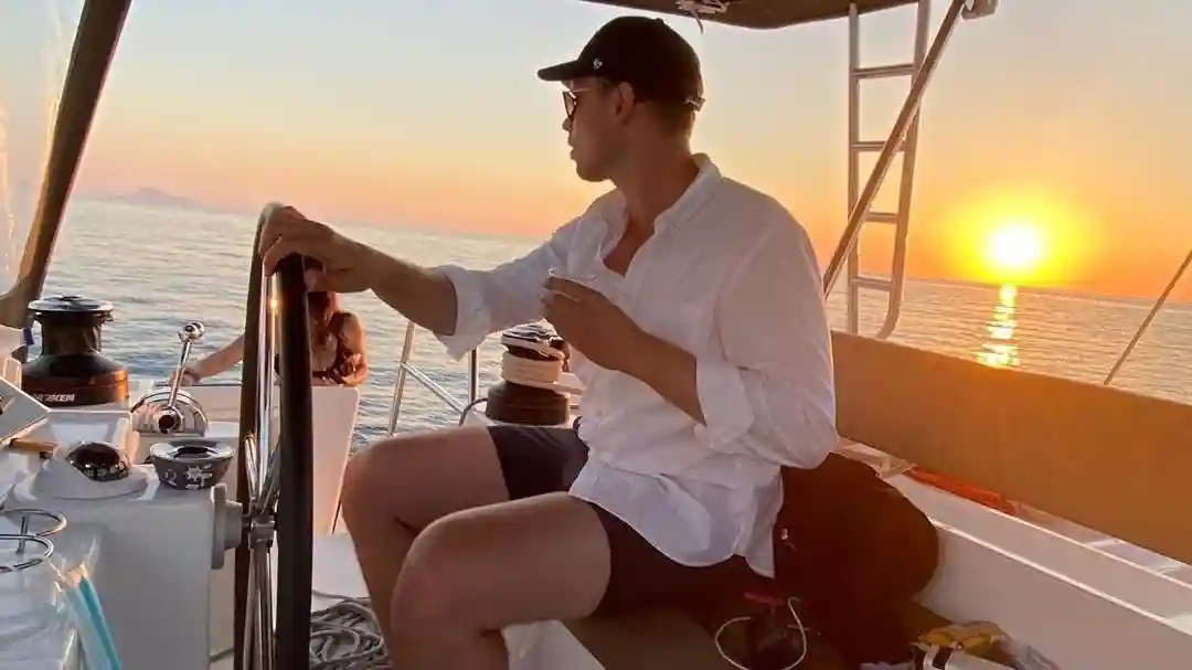 Santorini: Luxury Catamaran Cruise + BBQ + Open Bar + Transfers Provided by Spiridakos Skafi Anapsichis NEPA