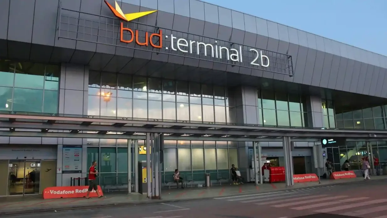 Budapest : Transfert partagé vers/depuis l'aéroport de Budapest et les hôtels du centre-ville