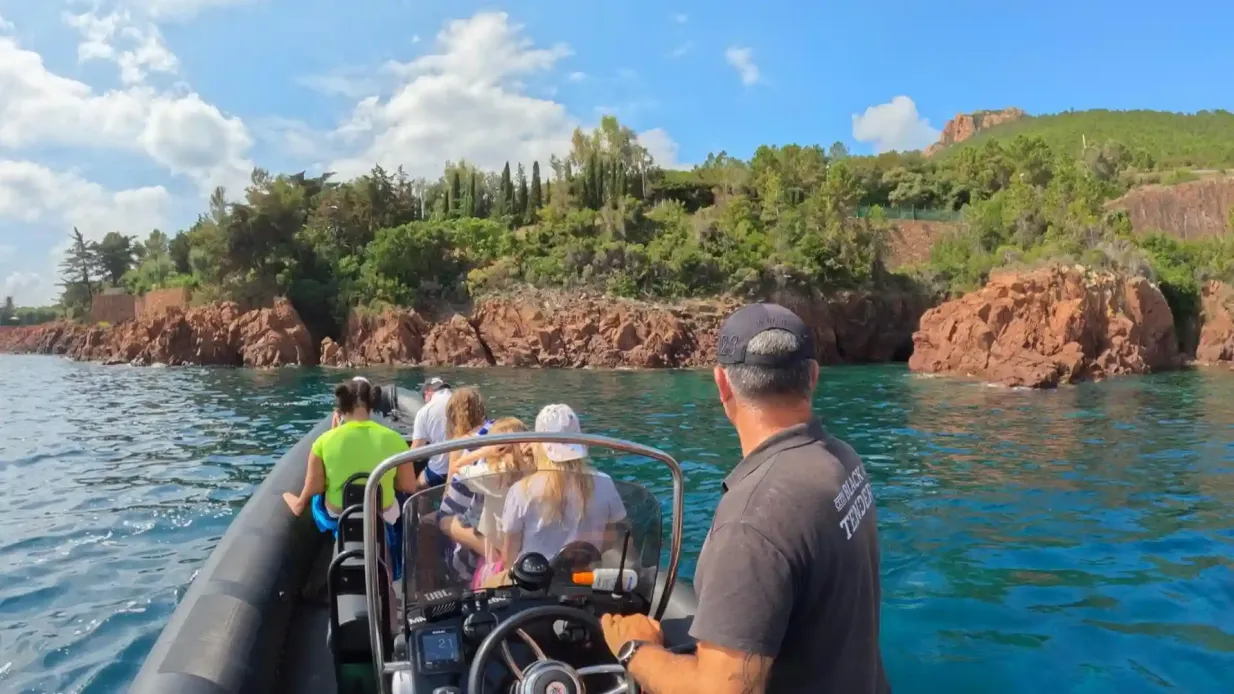 Massif de l'Esterel Excursion by Boat Provided by Black Tenders Events