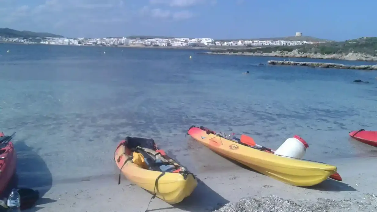 Location de kayak dans la baie de Fornells Fournie par Katayak Menorca (Exploramus)
