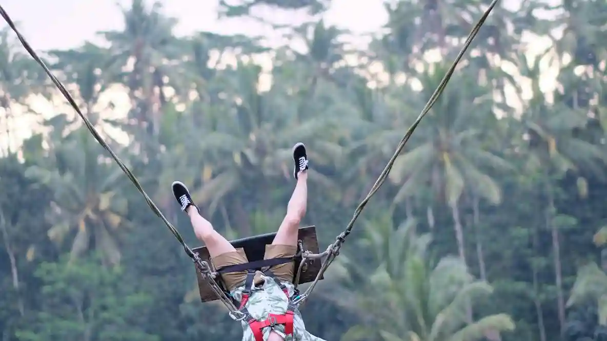 Rafting, balançoire dans la jungle & déjeuner Fournie par CV. Tripgotik