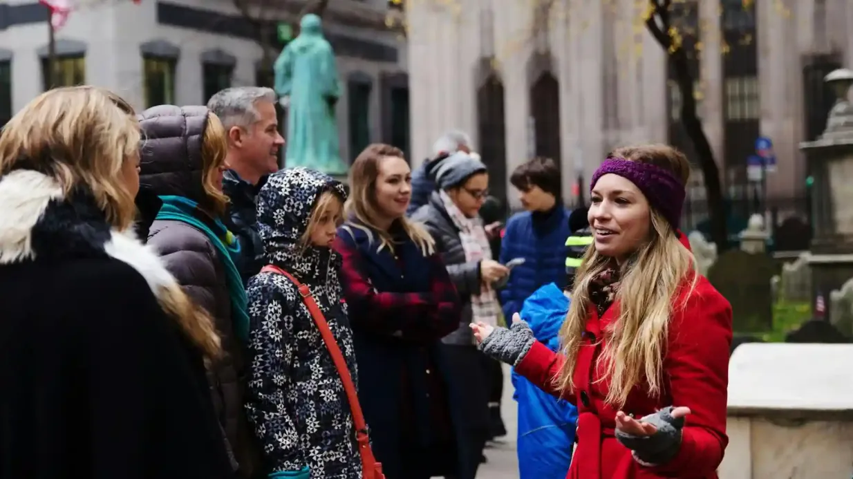 Wall Street New York: Geführte Tour, Fährenfahrt nach Ellis Island + Audio Guide Bereitgestellt von ExperienceFirst