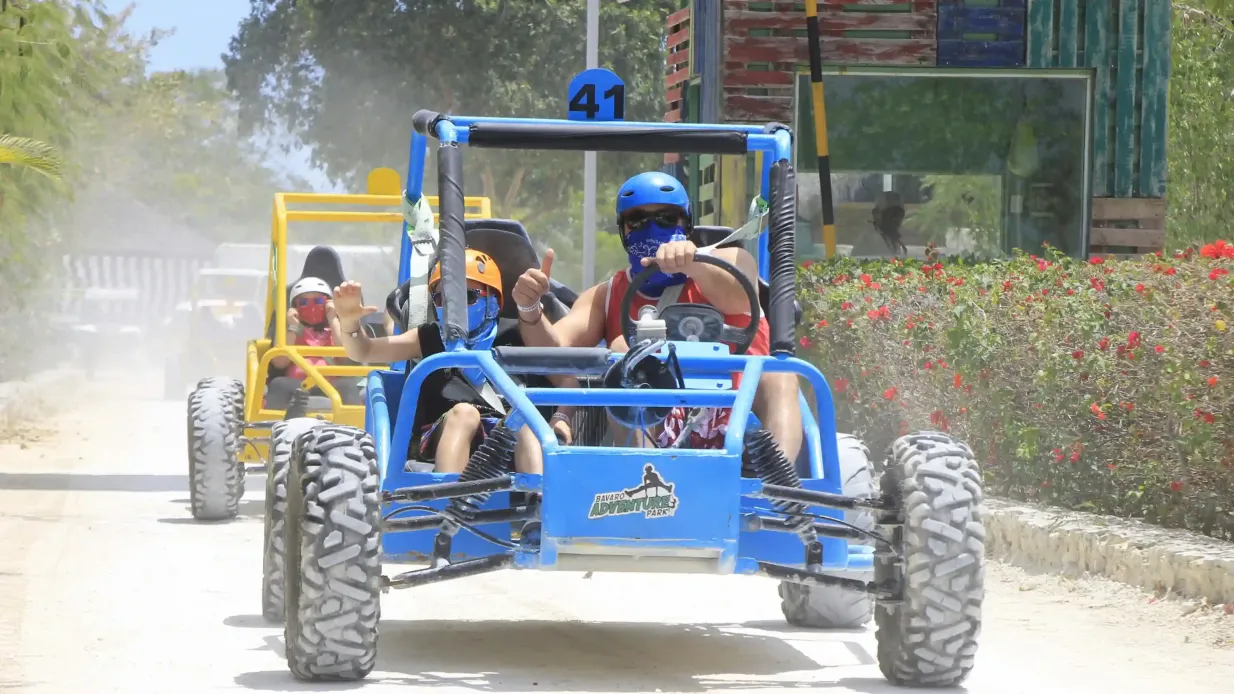 Bavaro Park: tour VIP de meio dia com buggy ou Polaris