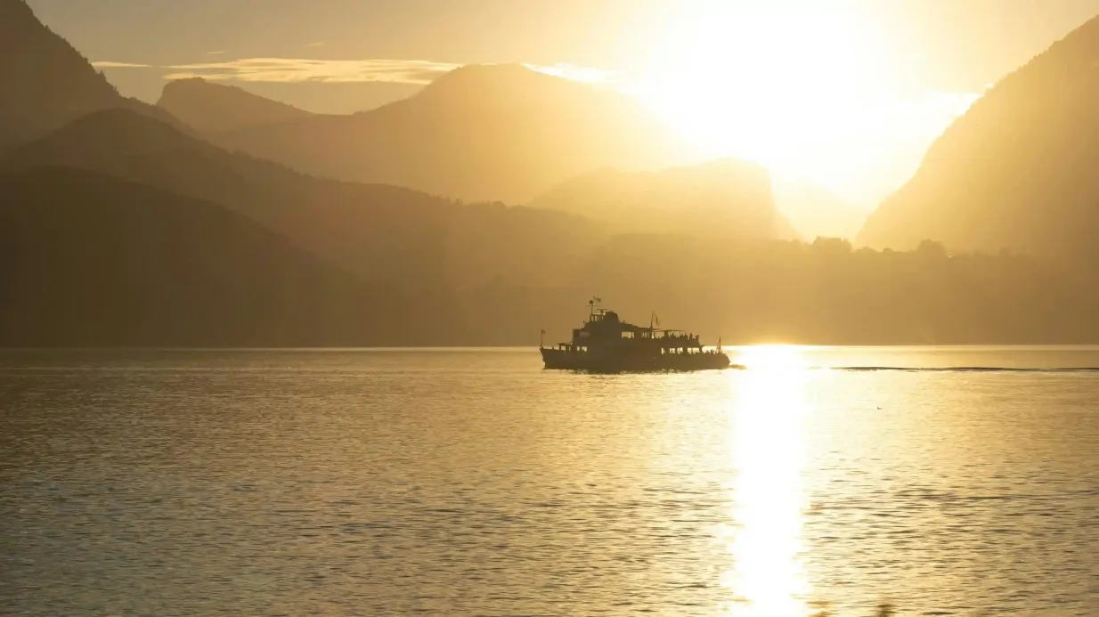 Pass Barca da 1 Giorno per il Lago di Thun e il Lago di Brienz Fornito da BLS Schifffahrt AG