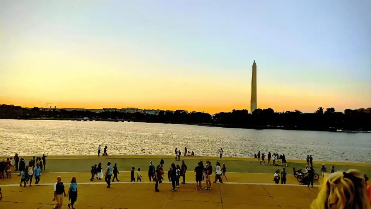 Washington, D.C. at Dusk: Guided Bus Tour Provided by USA Guided Tours