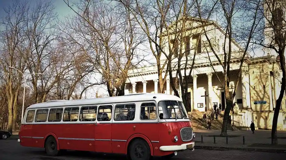 Tour en bus retro: El lado oscuro de Varsovia