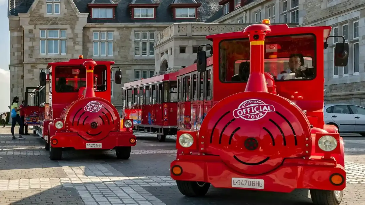 Santander: Excursão de autocarro + comboio Hop-on Hop-off