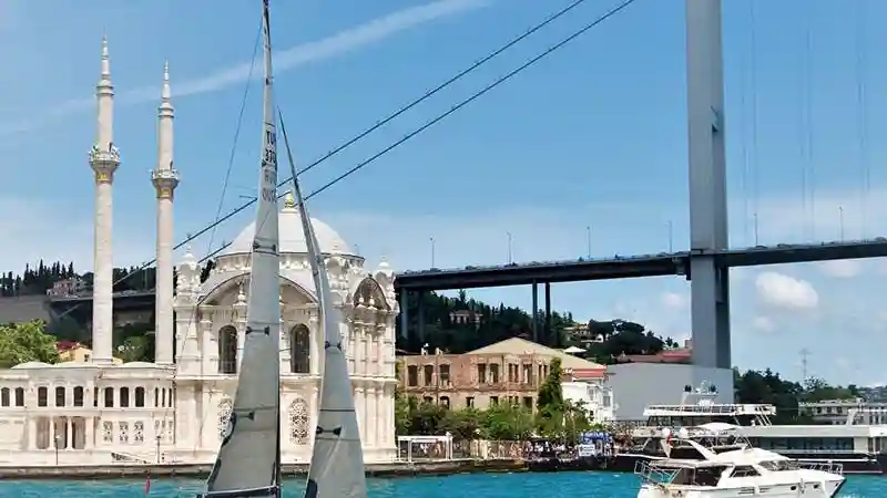 Istanbul: crociera sul Bosforo, tour in autobus e funivia