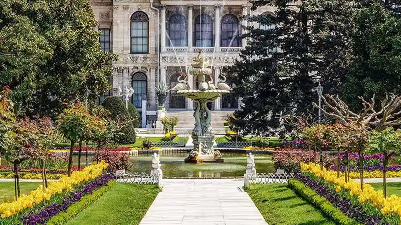 Bósforo, Mar Negro y Palacio de Dolmabahce: Excursión en barco con almuerzo + entrada