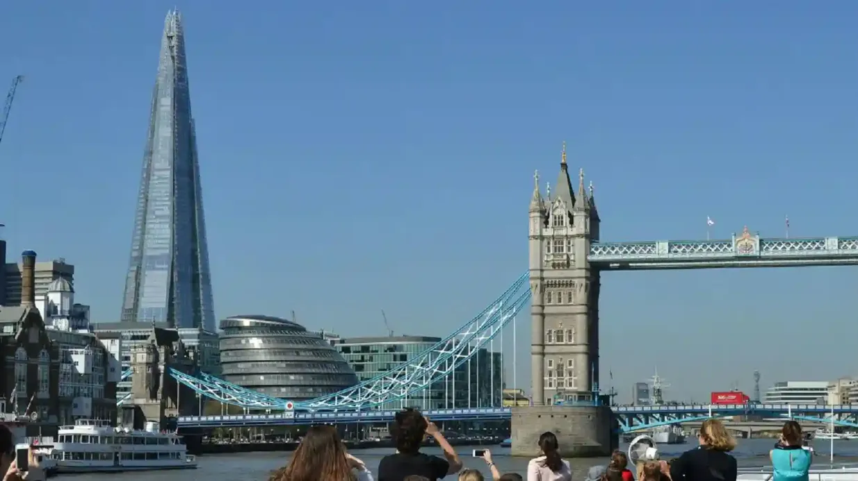 Londres em Um Dia: Visita Guiada de Ônibus com Mudança da Guarda & Cruzeiro Fluvial Organizado por Tiqets International B.V.