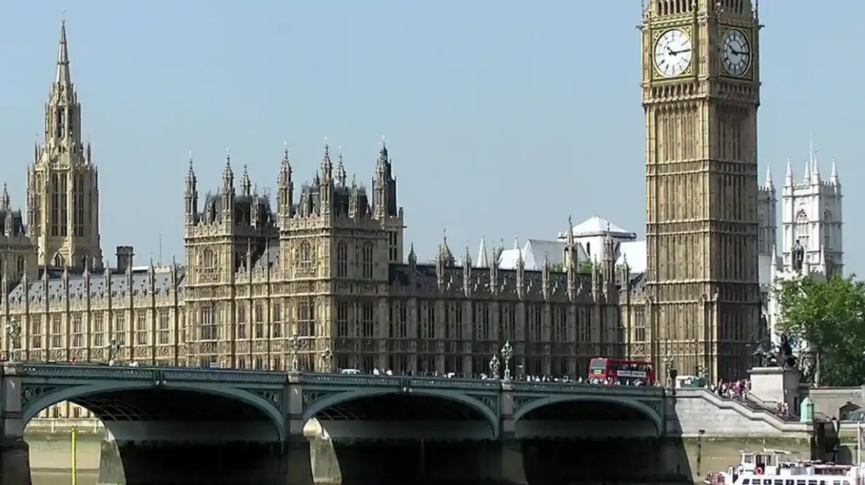 Westminster Abbey & Houses of Parliament: Entry + Guided Tour Provided by Amigo Tours LTD