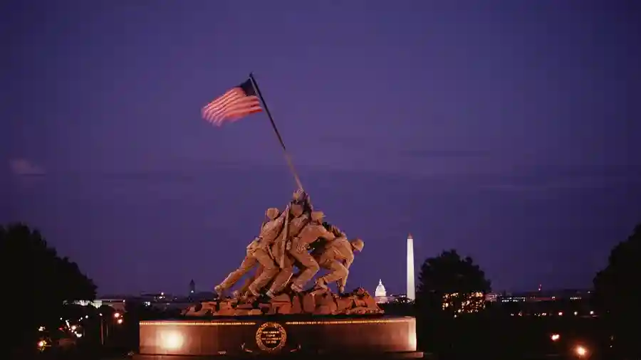 Washington DC: 2.5-Hr Monuments Bus Tour Provided by Historic Tours of America, Inc