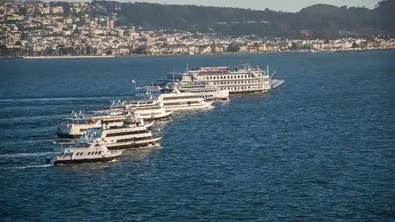 São Francisco: Passeio de barco com almoço
