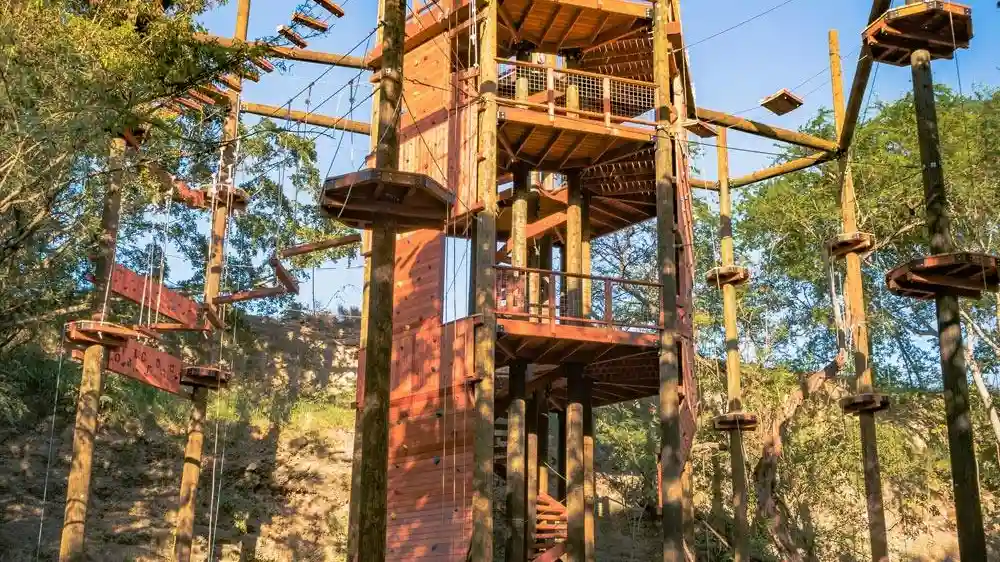 Coral Crater Adventure Park : Parcours aventure extrême Fournie par Coral Crater Adventure Park