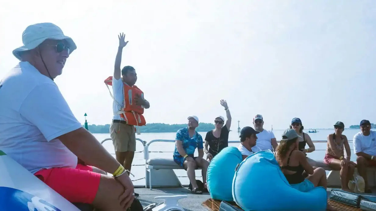 Nusa Lembongan: Crucero en barco Aristocat desde Bali + Comida Operado por PT. BALI CRUISE NUSANTARA