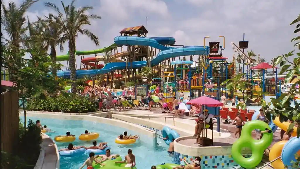 Caribe Aquatic: Entry Ticket + Roundtrip Transport from Barcelona Provided by Julia Travel