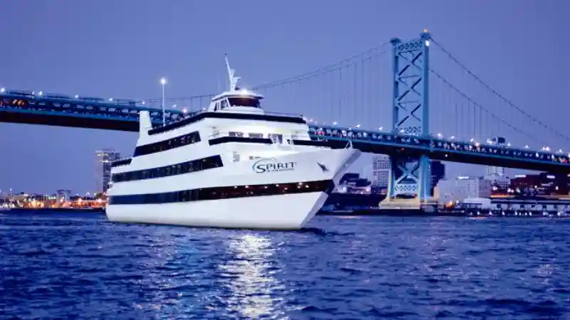 Crociera con Cena a Philadelphia Fornito da City Cruises East