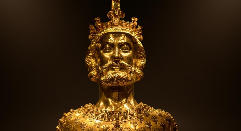 essential-aachen-history-myths-legends-of-the-imperial-city-en-2