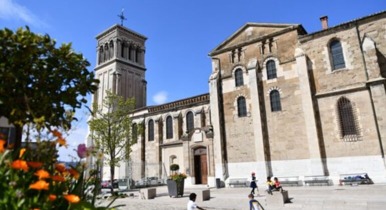 Découvrir l'histoire et la culture de Valence avec un guide local  Fournie par Ines