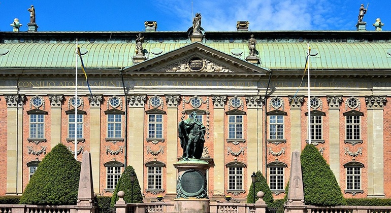 Free Walking Tour of Gamla Stan: Discover the Heart of Stockholm Sweden &mdash; #4
