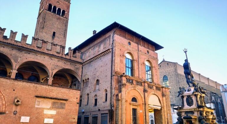 Old Town Bologna: Self-Guided Exploration Game Italy &mdash; #3