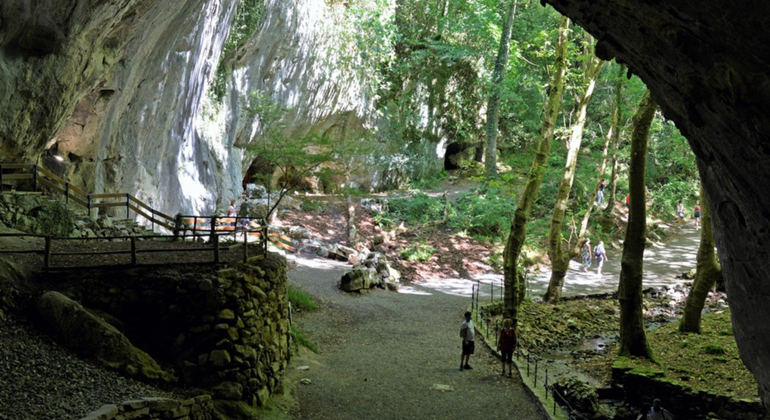 Circuit des grottes d'Espelette, d'Ainhoa et de Zugarramurdi depuis Biarritz ou Bayonne France &mdash; #3