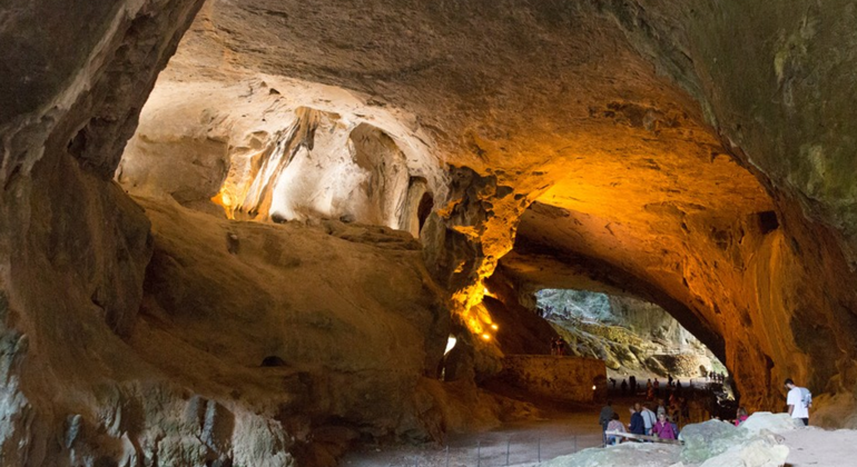 Circuit des grottes d'Espelette, d'Ainhoa et de Zugarramurdi depuis Biarritz ou Bayonne France &mdash; #4