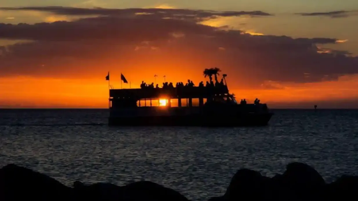 Clearwater: Bootstour bei Sonnenuntergang mit Champagner