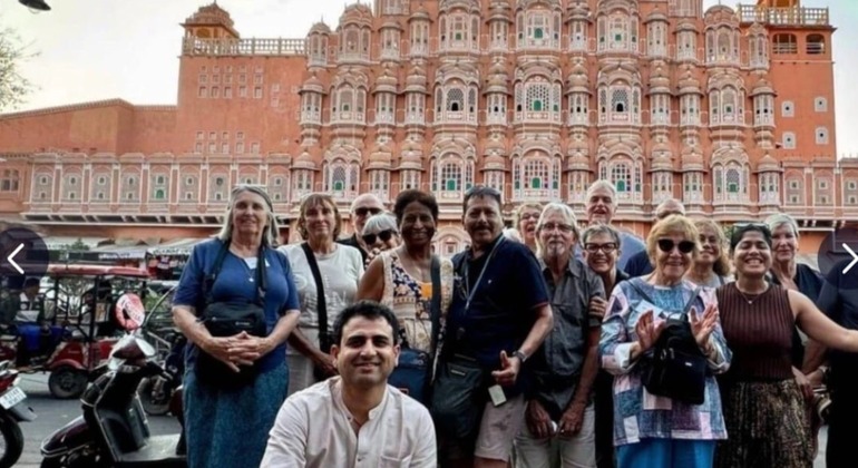 Excursão ao património de Jaipur: Comida, templos, especiarias e riquixá  Organizado por Jaipur Heritage Tour: Food, Temples, Spices & Rickshaw