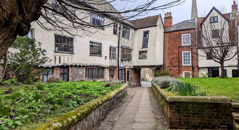 medieval-norwich-self-guided-exploration-game-en-2