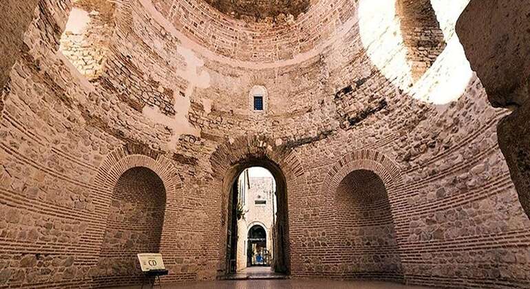 Split: Diocletian’s Palace Free Tour with a True Local Croatia &mdash; #7