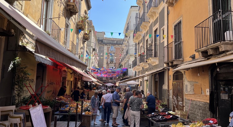 Ruta gastronómica por el mercado de pescado y el centro histórico de Catania Italia &mdash; #6