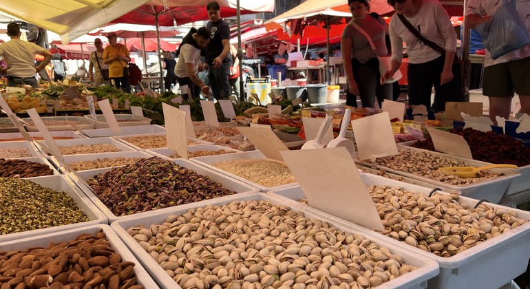 Ruta gastronómica por el mercado de pescado y el centro histórico de Catania Italia &mdash; #11