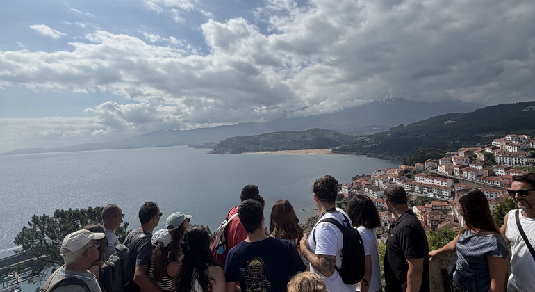 essential-free-tour-of-lastres-en-9