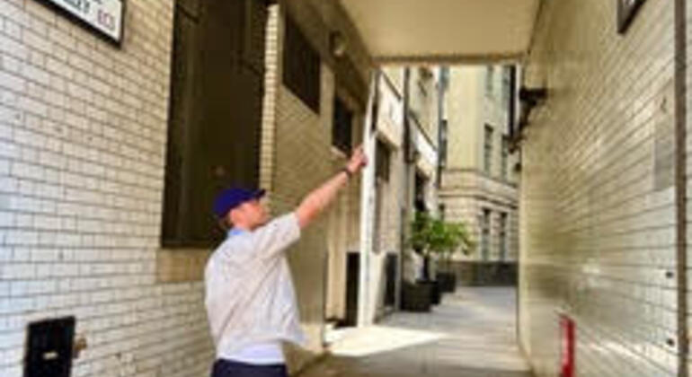 londons-dirty-money-walking-tours-es-4